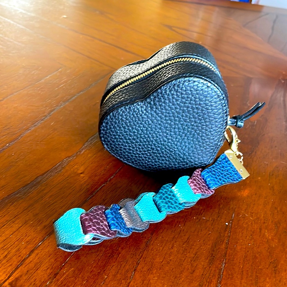 Cute Small Mirror Pochette - Heart Shaped - Detachable Handle becomes Key Chain